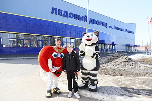 В Омске сыграли в хоккей в память о Юрии Шатунове