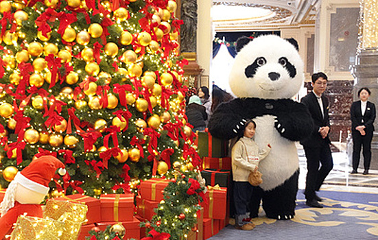 Западный праздник с китайской спецификой. Как в Пекине отмечают Рождество