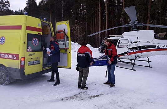 В Екатеринбург на вертолёте доставили годовалую девочку с сильными ожогами от кипятка