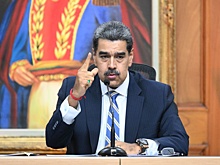 Мадуро назвал Стармера безумным после заявления о подготовке к войне