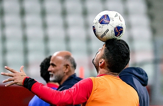 Сборная России готовится к матчам с Ираном и Боливией