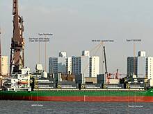 В Китае заметили контейнеровоз с замаскированными ракетными системами