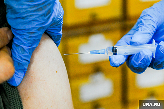 В Кремле высказались о введении обязательной вакцинации от COVID