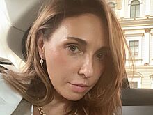 Без макияжа и фильтров: Навку невозможно узнать на архивном фото с дочерью