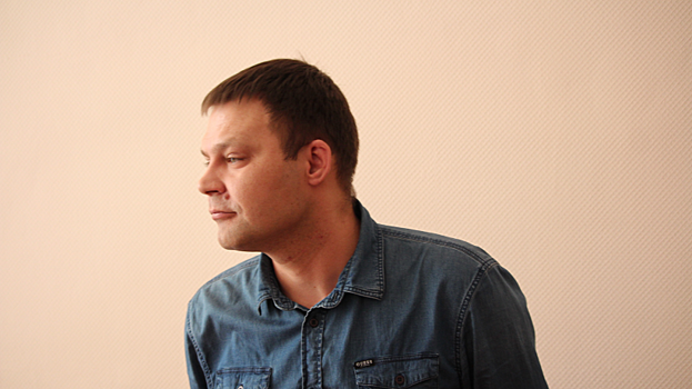 Пассажир-драчун признал вину в нападении на таксиста и раскаялся. Пострадавший не верит в его искренность