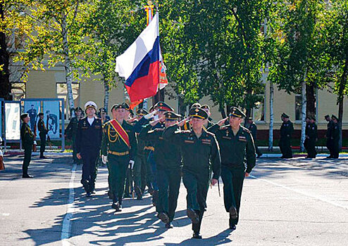 Генерал-майор Александр Игнатенко принял участие в церемонии прощания со знаменем ДВОКУ
