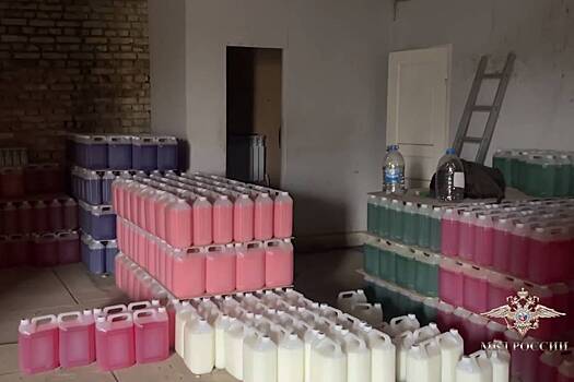 В российском регионе накрыли крупный цех с контрафактной бытовой химией