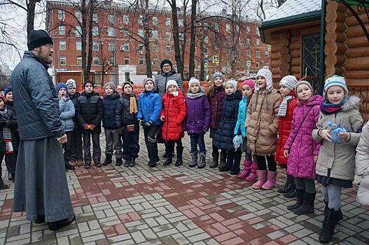 Школьники совершили экскурсию по храму Всех Преподобных отцев Киево-Печерских