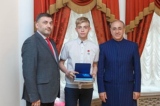 В резиденции губернатора Свердловской области состоялось награждение юных свердловчан, совершивших героические поступки