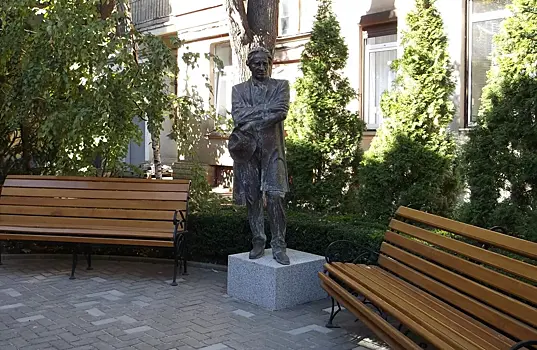 «Быть не может земля без пророка...»