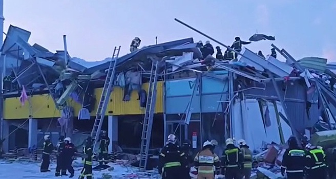 В Новосибирске обрушился торговый центр