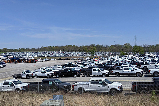 На складах Ford копятся недоукомплектованные автомобили