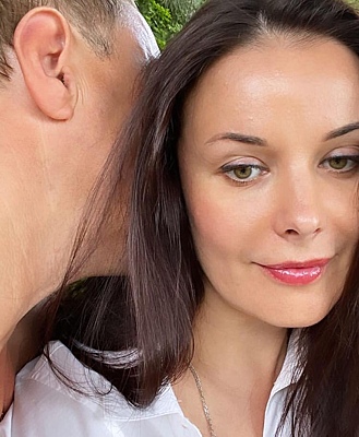 Андрей Бородин забрал Оксану Федорову и сына из роддома Оксана Фёдорова.