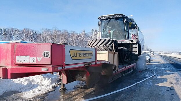 На трассе М-5 загорелось колесо полуприцепа