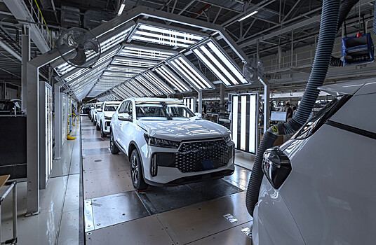 Калужский завод «АГР Холдинга»: перья эму, эффект памяти и восемь футбольных полей