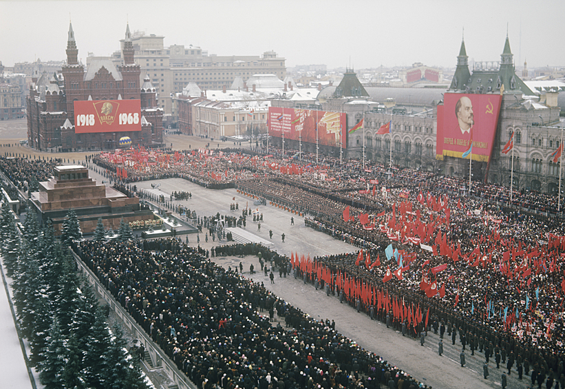 Торжественная манифестация на Красной площади, посвященная 50-летию комсомола, 1968 год
