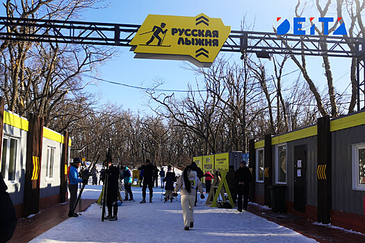 Лыжню готовят перед началом сезона во Владивостоке