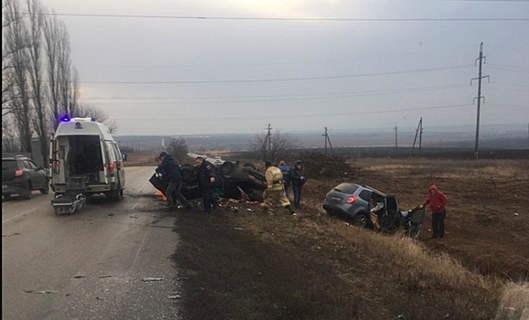 Два человека погибли, трое пострадали в ДТП на трассе Шахты-Цимлянск