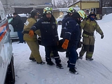 На оптовой базе в Карталах три работника упали с большой высоты