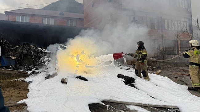 Стало известно, кто был на борту разбившегося в Дагестане вертолёта. Что их объединяет