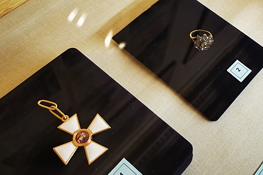 Бриллианты Нахимова и шевроны СВО: В Севастополе открыли выставку к 240-летию ЧФ