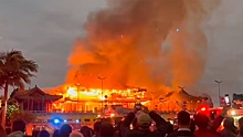 Пламя пожара охватило буддийский храм в Австралии