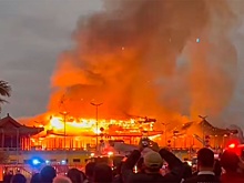 Пламя пожара охватило буддийский храм в Австралии