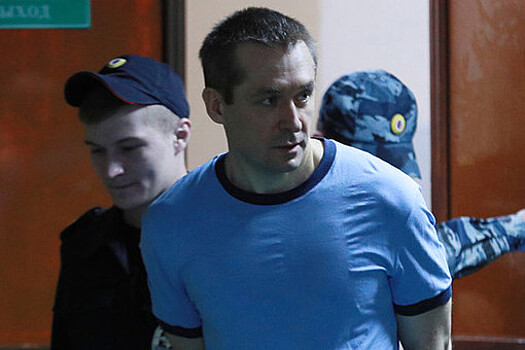 Прокуратура направила в суд новое дело полковника Захарченко о взятках
