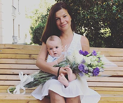 Звезда сериала «Мосгаз» Агния Кузнецова показала, как 11-месячный сын забавно слушает джаз