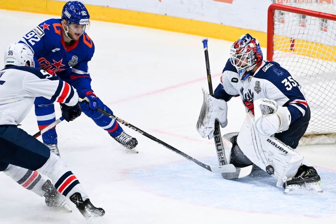 хоккеисты хк торпедо. сергей скворцов хоккей торпедо 2009. торпедо новгород последний матч хоккей. хк локомотив. хоккей кхл.