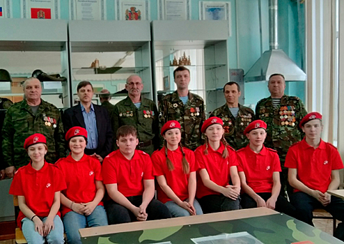 Ветераны боевых действий провели урок мужества для юнармейцев Красноярского края