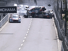 Видео: Массовый завал на гонке в Португалии перекрыл трассу