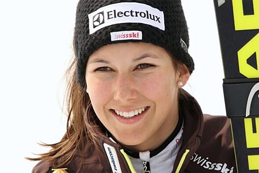 Горнолыжница Холденер выиграла золото ЧМ в альпийской комбинации