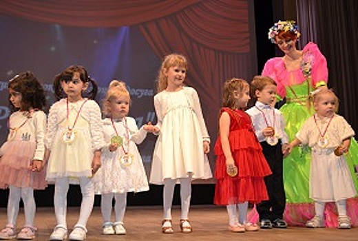 Посвящение в артисты прошло в ДК Дружба