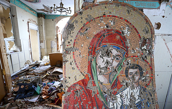 Украинский дрон убил семью священника и прихожан храма в ДНР