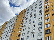 В Москве фасады 13 панельных домов в ходе ремонта окрасили в яркие цвета