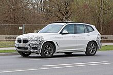 Новый кроссовер BMW X3 2021 года теряет камуфляж на шпионских снимках