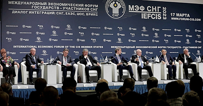 В МИД РФ сообщили о заинтересованности стран БРИКС и ШОС в сотрудничестве в Арктике