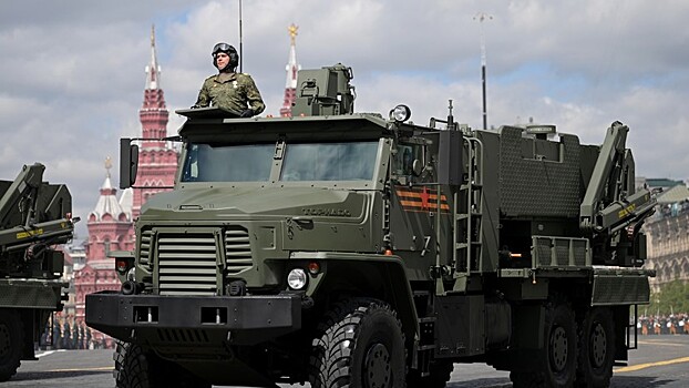 Эксперт назвал преимущества ТОС-2 и «Мальвы», представленных на Параде