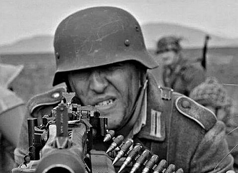 «Пулеметчик на цепи»: как немцы на Великой Отечественной использовали солдат-смертников