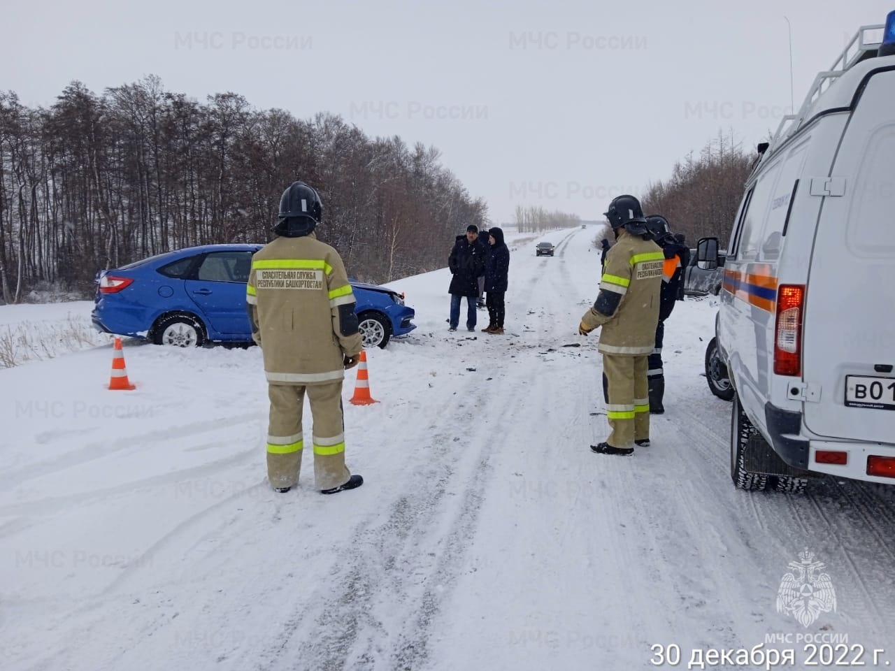 При ДТП в Башкирии погиб 1 полицейский из Оренбурга и двое его коллег пострадали