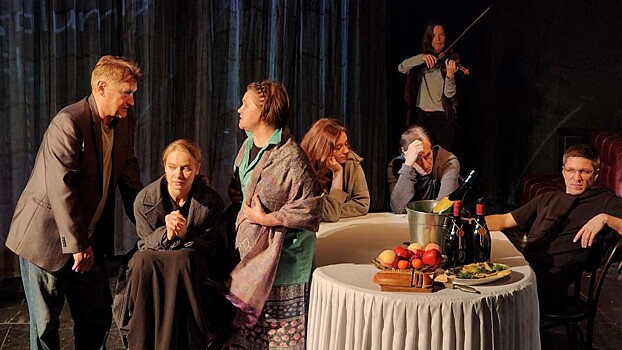 Театр иллюзии представит премьеру спектакля «Таланты и поклонники»