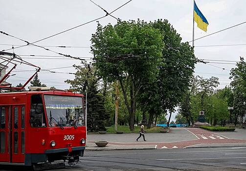 Мужчина ехал с женой по трассе и выбежал из машины в другую страну