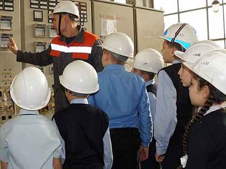 В Саратове школьники познакомились с работой старейшей тепловой станции