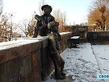 На набережной в Саратове появился памятник нищим детям. В мэрии заявили, что не согласовывали установку 