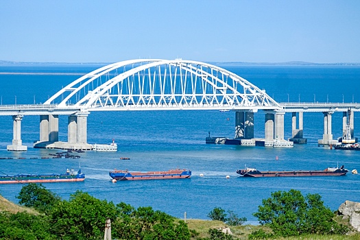 На выезде из Крыма образовалась большая пробка