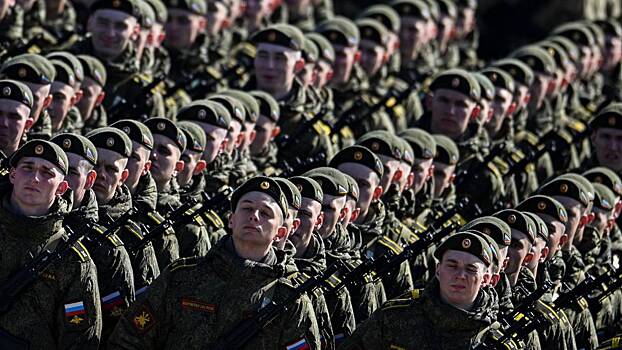 Российские военные училища примут 18 тысяч курсантов и слушателей в 2023 году
