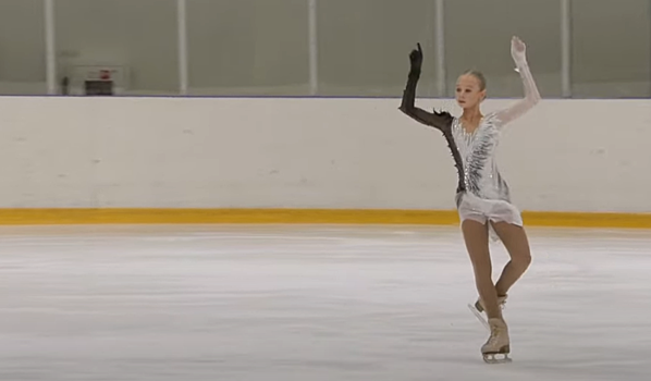 Жилина сменила короткую программу по инициативе Плющенко. Теперь она выступает под музыку из балета Чайковского «Лебединое озеро»