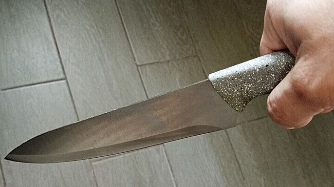 В Сосновом Бору мужчина умер от ножевых ранений, которые нанес бетонщик