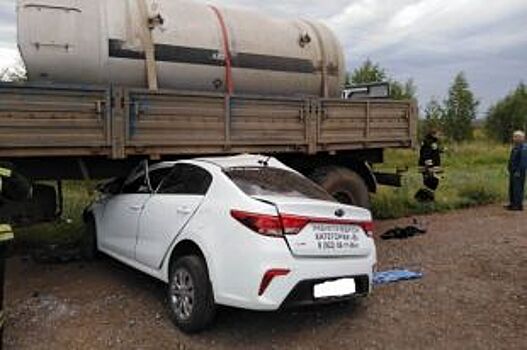 В Бузулукском районе Kia врезалась в «КамАЗ», погибли трое